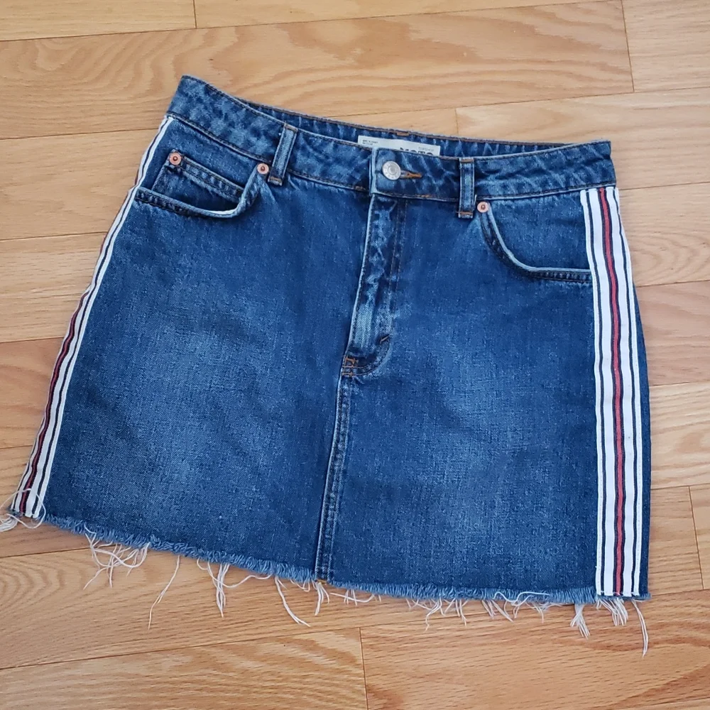 TOPSHOP MOTO Denim Mini w/ Stripe Size 6